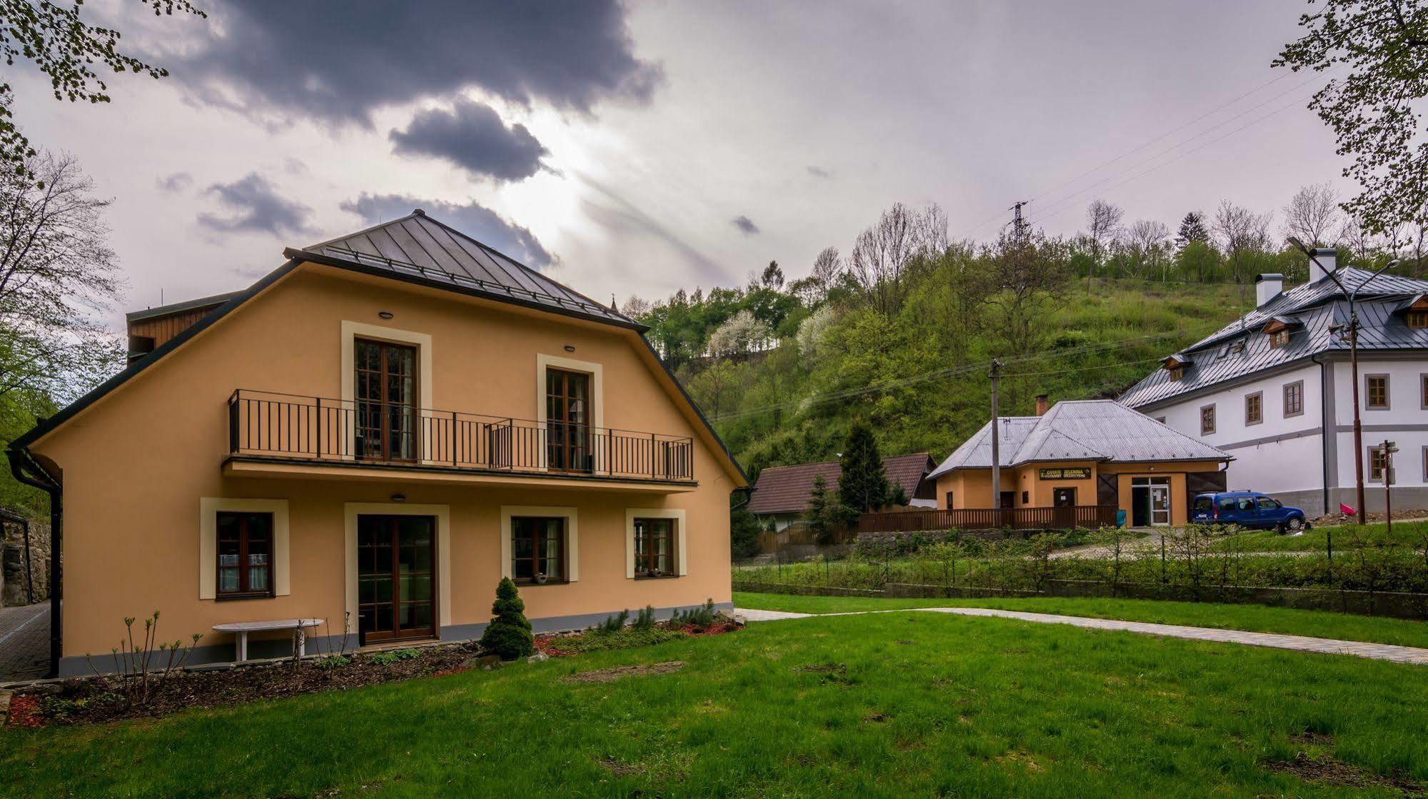 Apartmany Weissov Dom Banska Stiavnica Exterior photo