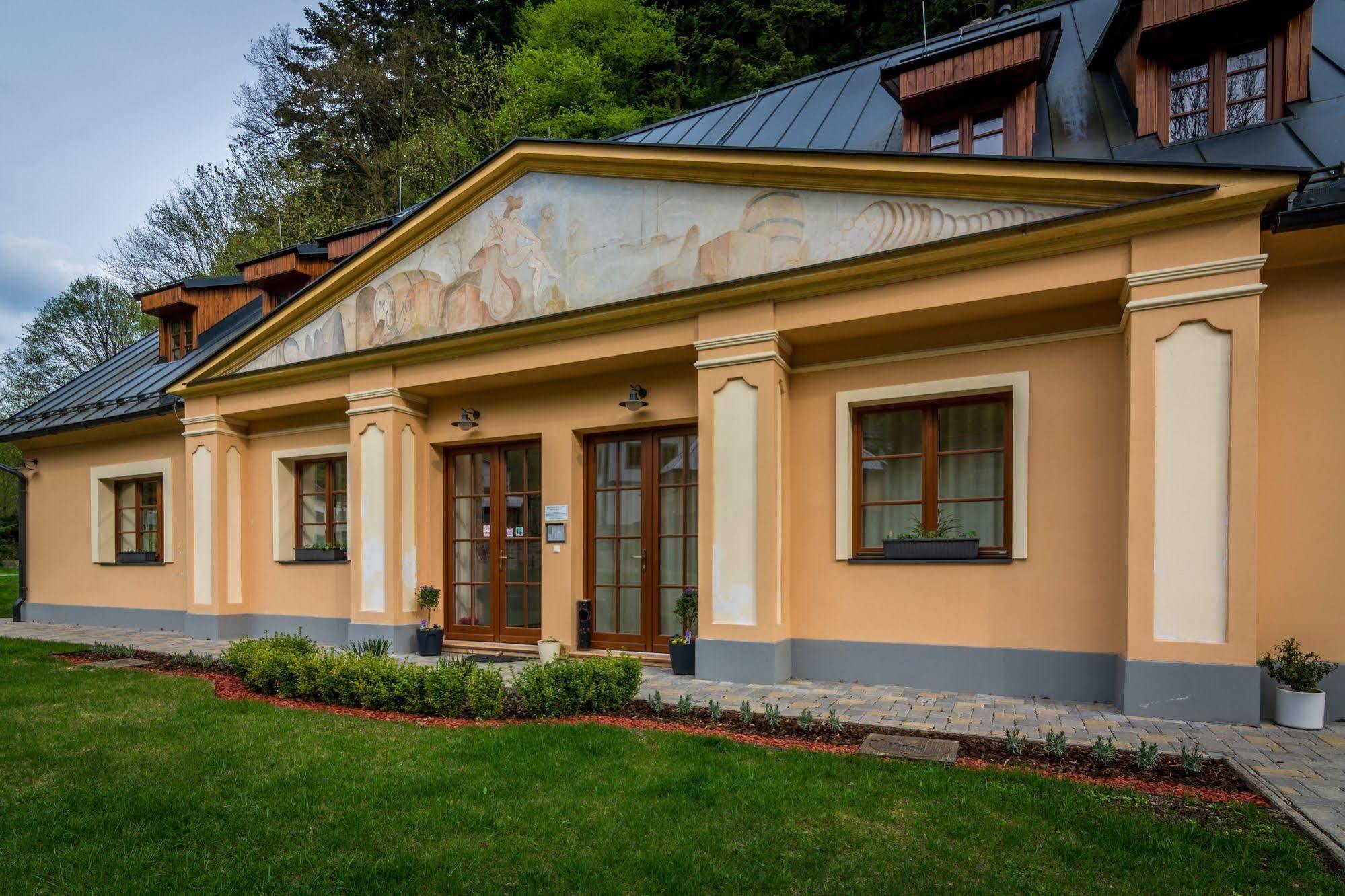 Apartmany Weissov Dom Banska Stiavnica Exterior photo